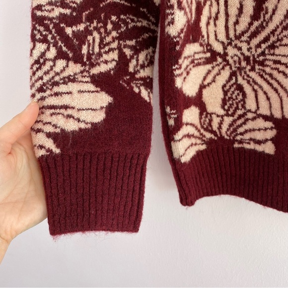 NEW Liz Claiborne Mock Neck Floral Pullover Knit Sweater - Picture 6 of 8